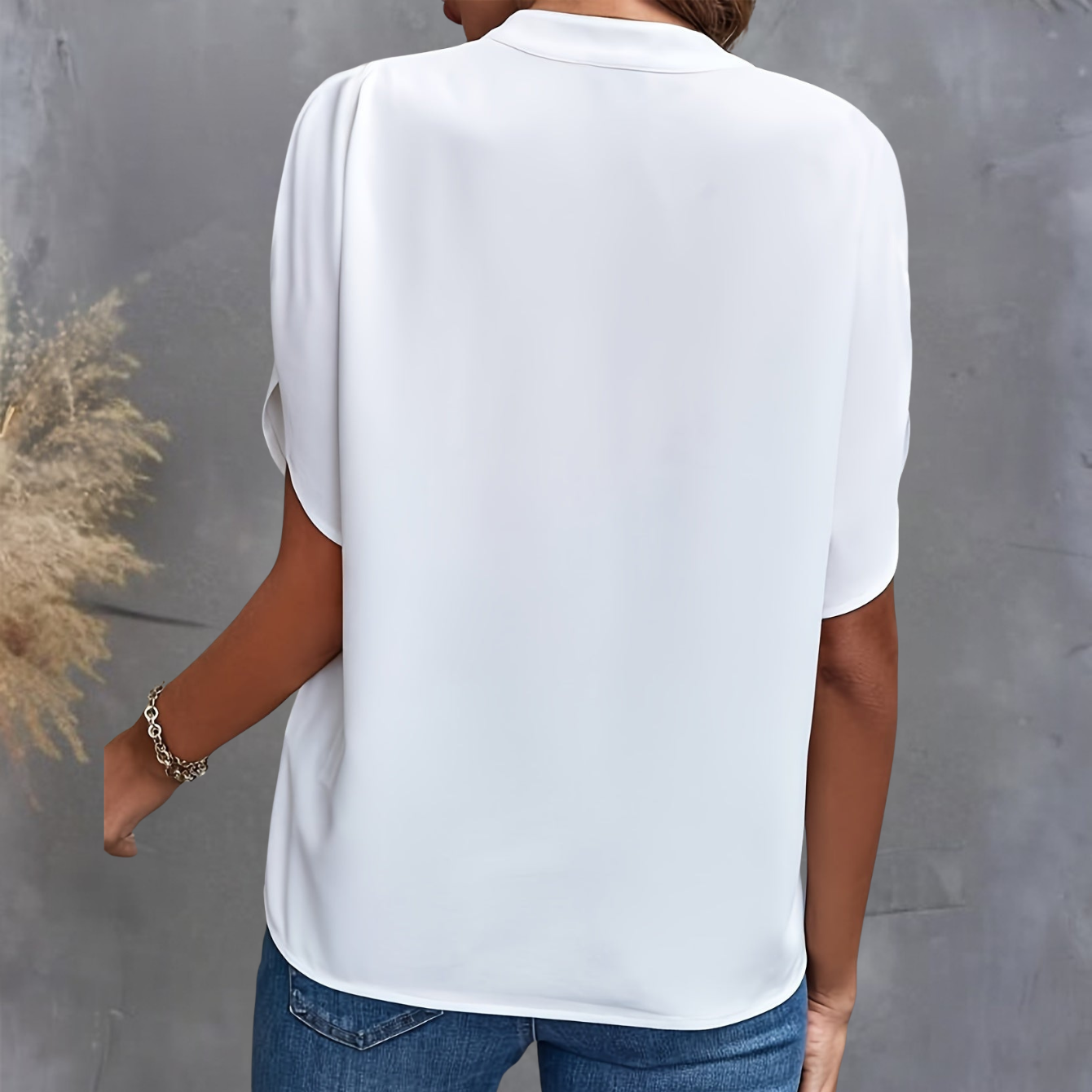 Amelie | Sophisticated V-Cut Top