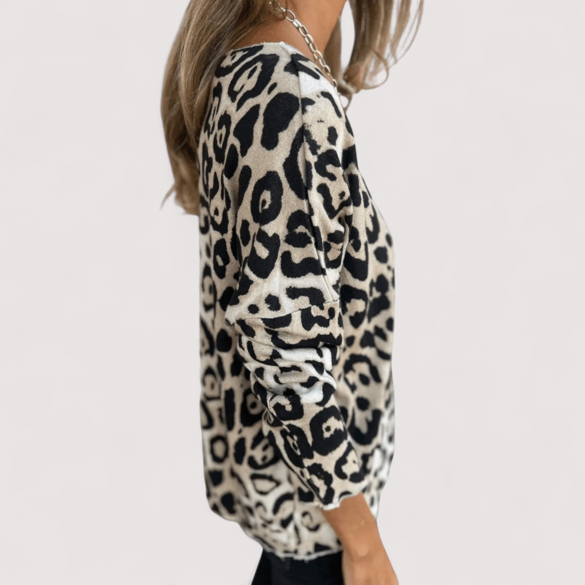 Arlina | Classic Leopard Print Top