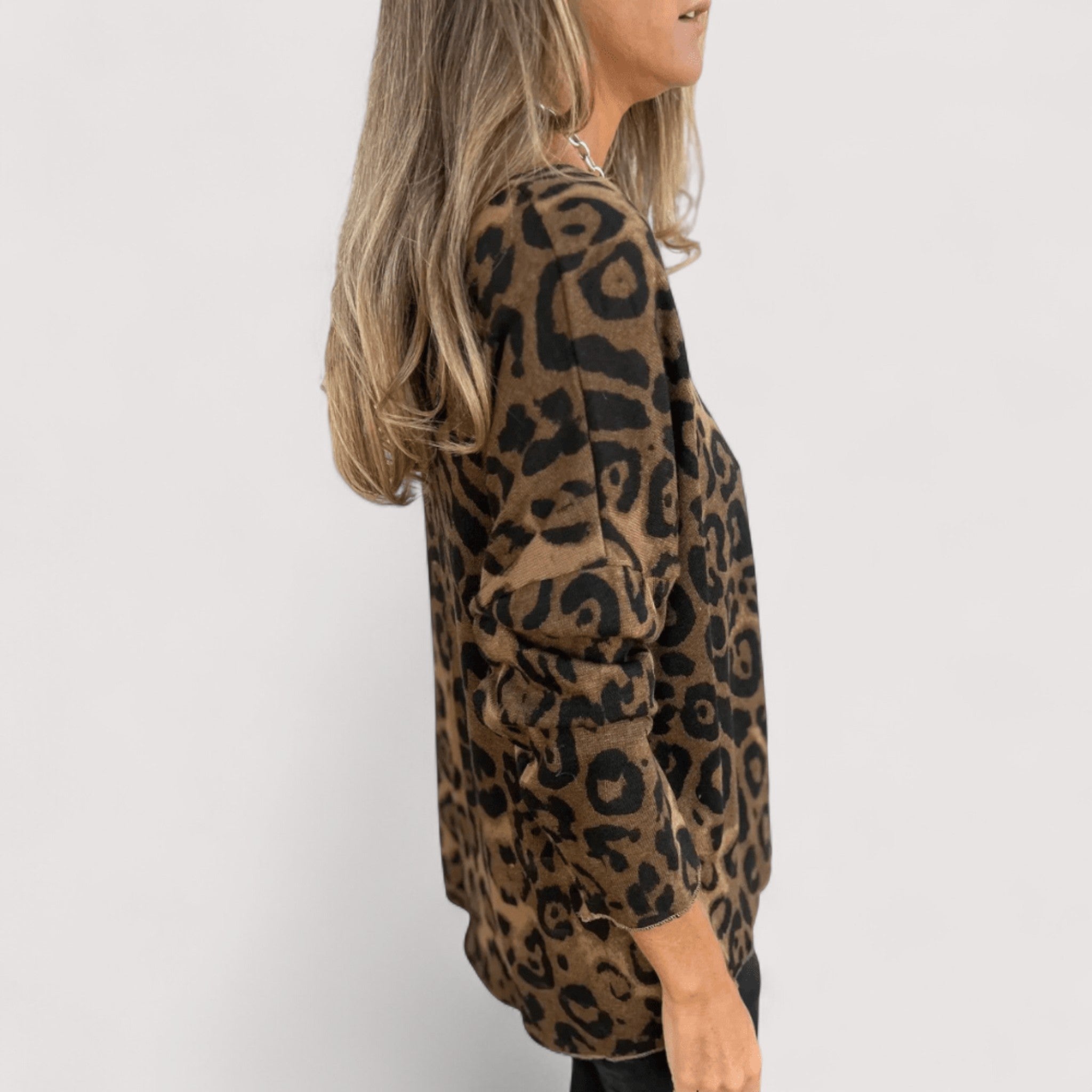 Arlina | Classic Leopard Print Top